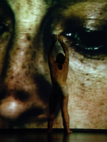 Mise ab&icirc;m&eacute;e - Angela Laurier - 22 Nov 07