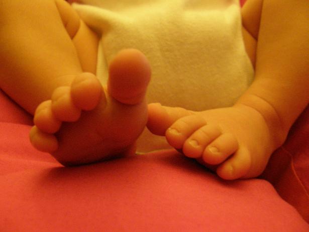 Cassius - June & July 08 - feet without ground - Small