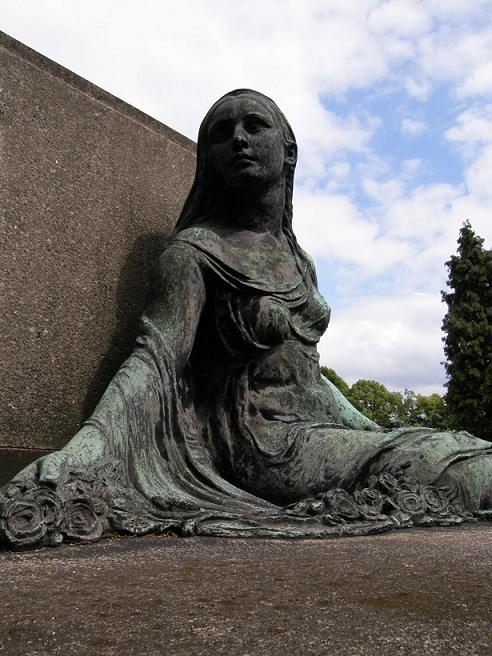 l'attente sera encore longue - Juin 08 - Cimeti&egrave;re d'XL